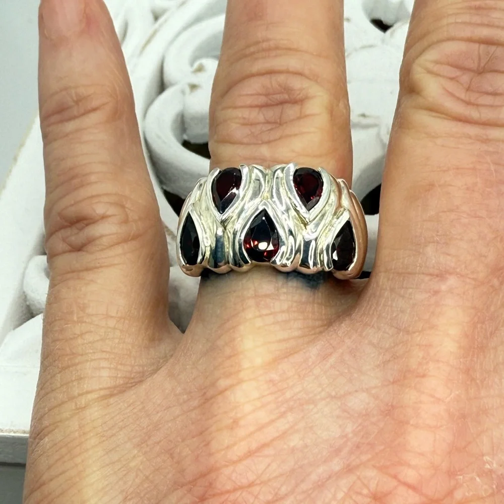 Vintage CNA Thailand Sterling Silver Garnet Band Ring Size 8
